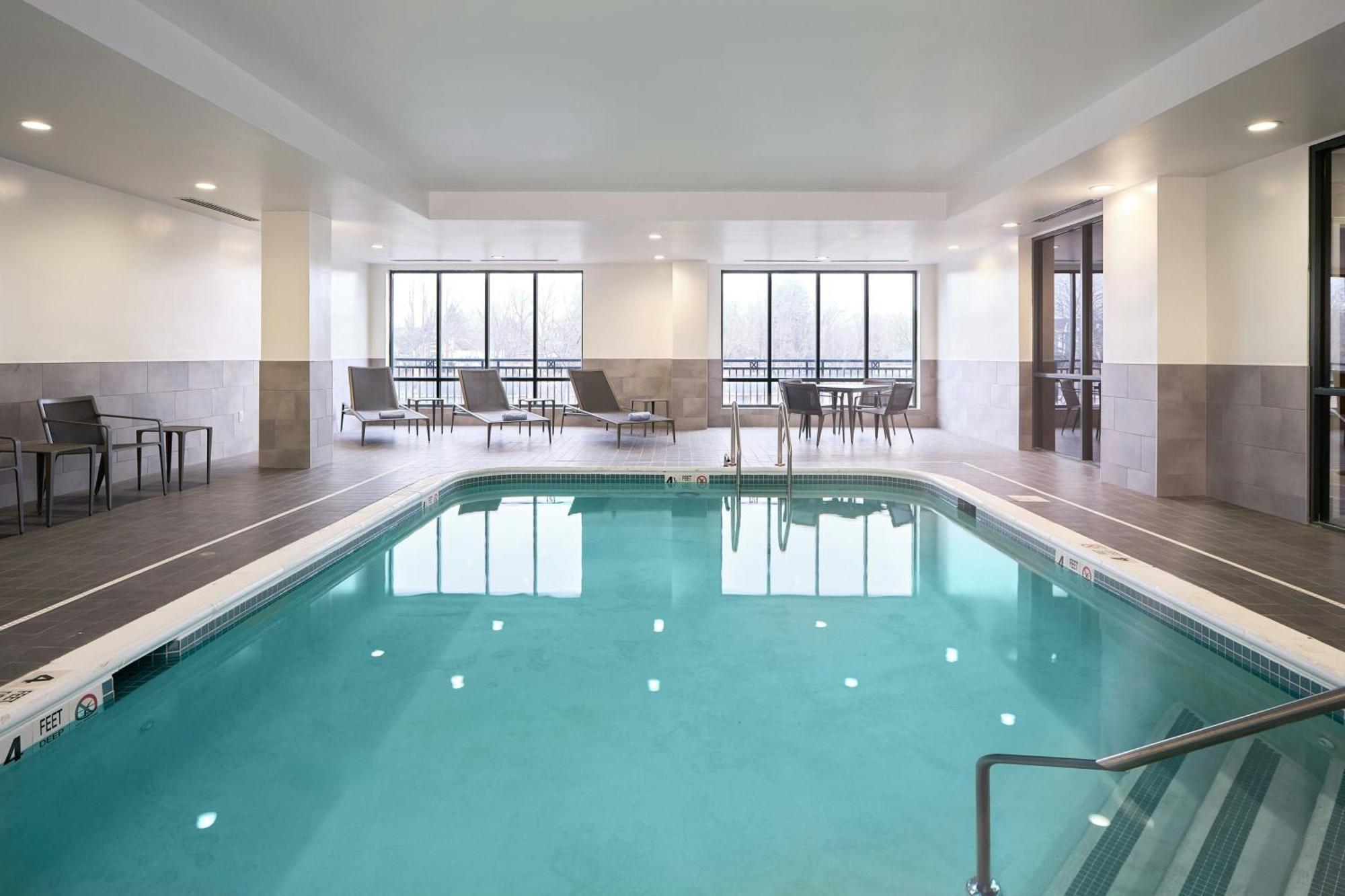 מלון Courtyard By Marriott סאראטוגה ספרינגס מראה חיצוני תמונה